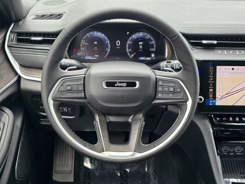 New 2026 Jeep Grand Cherokee Limited AWD/4WD image 7