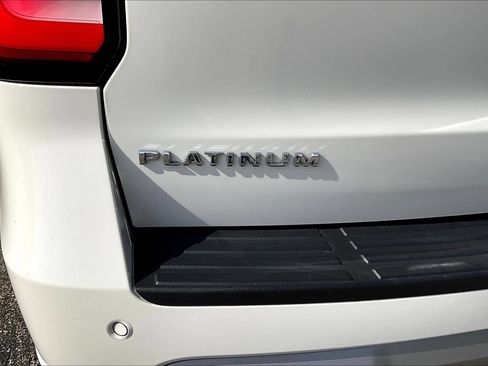 Used 2023 Ford Expedition Platinum AWD/4WD image 23