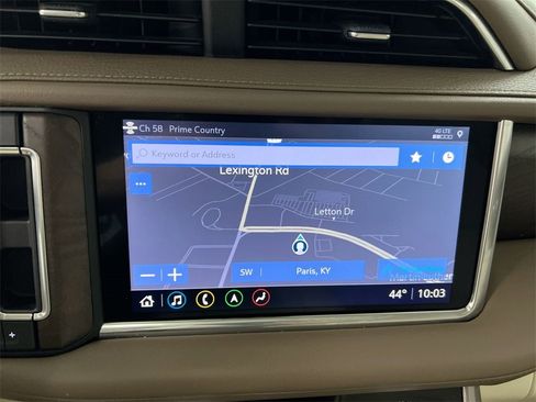 Used 2021 GMC Yukon XL Denali w/ Denali Premium Package image 13