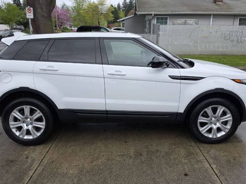 Used 2019 Land Rover Range Rover Evoque SE Premium AWD/4WD image 4