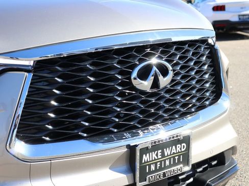 Certified 2025 INFINITI QX60 Luxe image 12