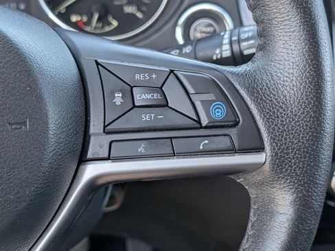 Used 2020 Nissan Rogue SL FWD image 23