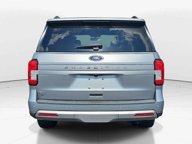 Used 2022 Ford Expedition XLT RWD image 4