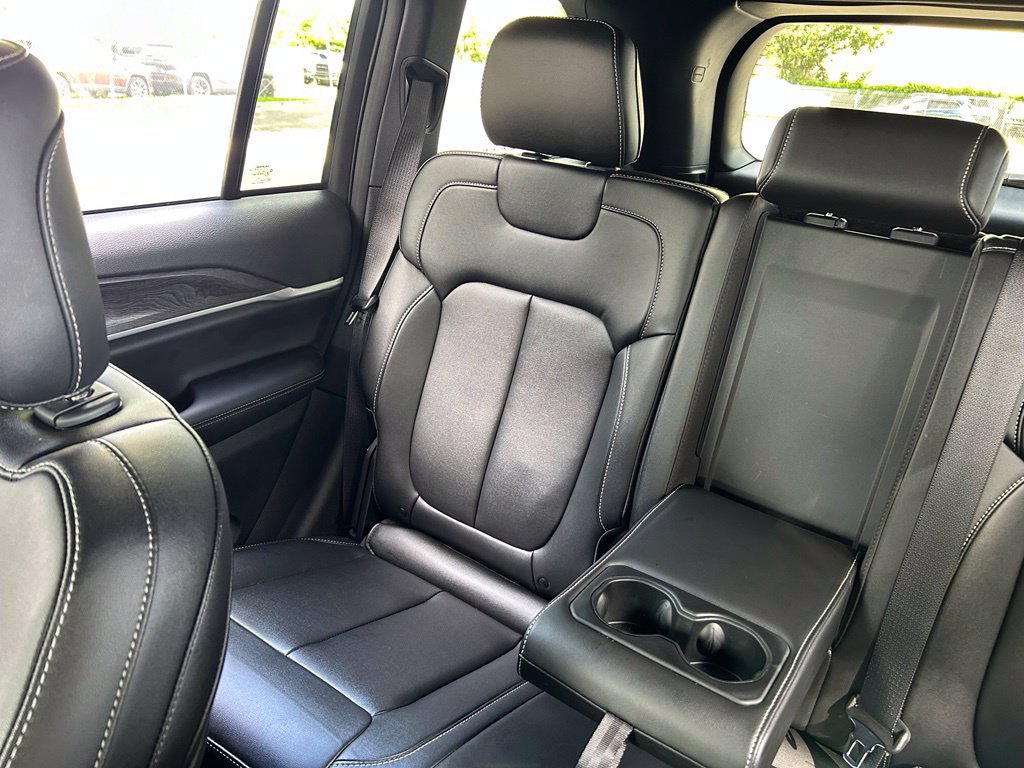 Certified 2025 Jeep Grand Cherokee Limited RWD image 13