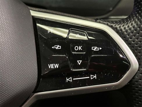 Used 2022 Volkswagen Tiguan SE R-Line image 24