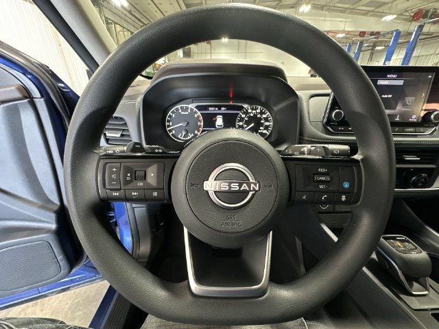 Used 2023 Nissan Rogue SV AWD/4WD image 15