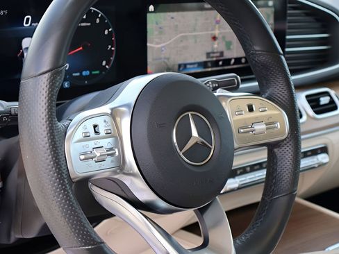 Certified 2022 Mercedes-Benz GLS 450 4MATIC image 19