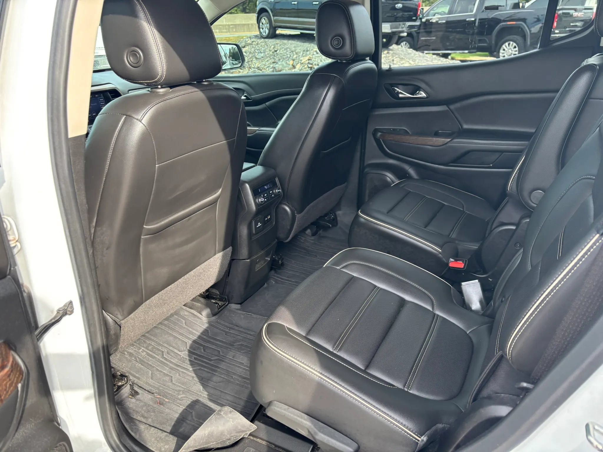Used 2021 GMC Acadia Denali w/ Denali Technology Package AWD/4WD image 14