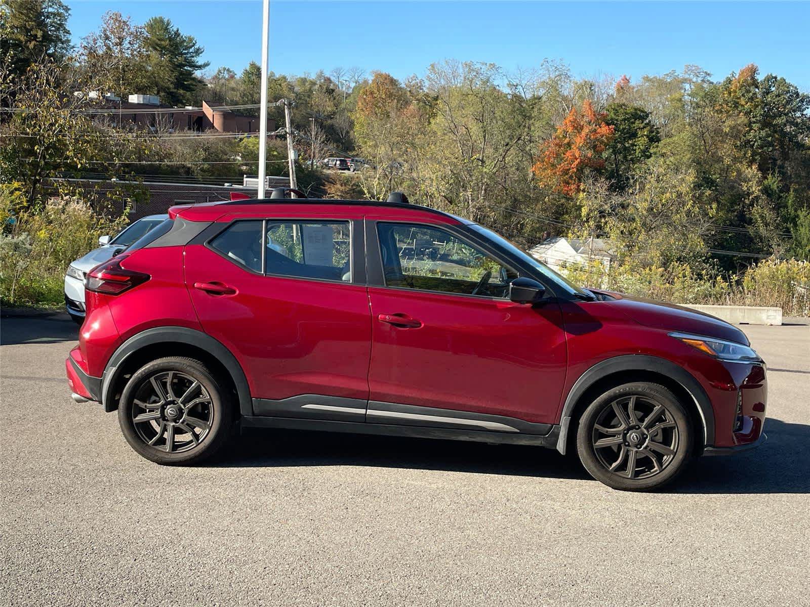 Used 2024 Nissan Kicks SR w/ SR Premium Package FWD image 6