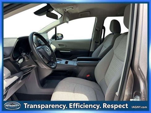 Used 2022 Toyota Sienna LE FWD image 24