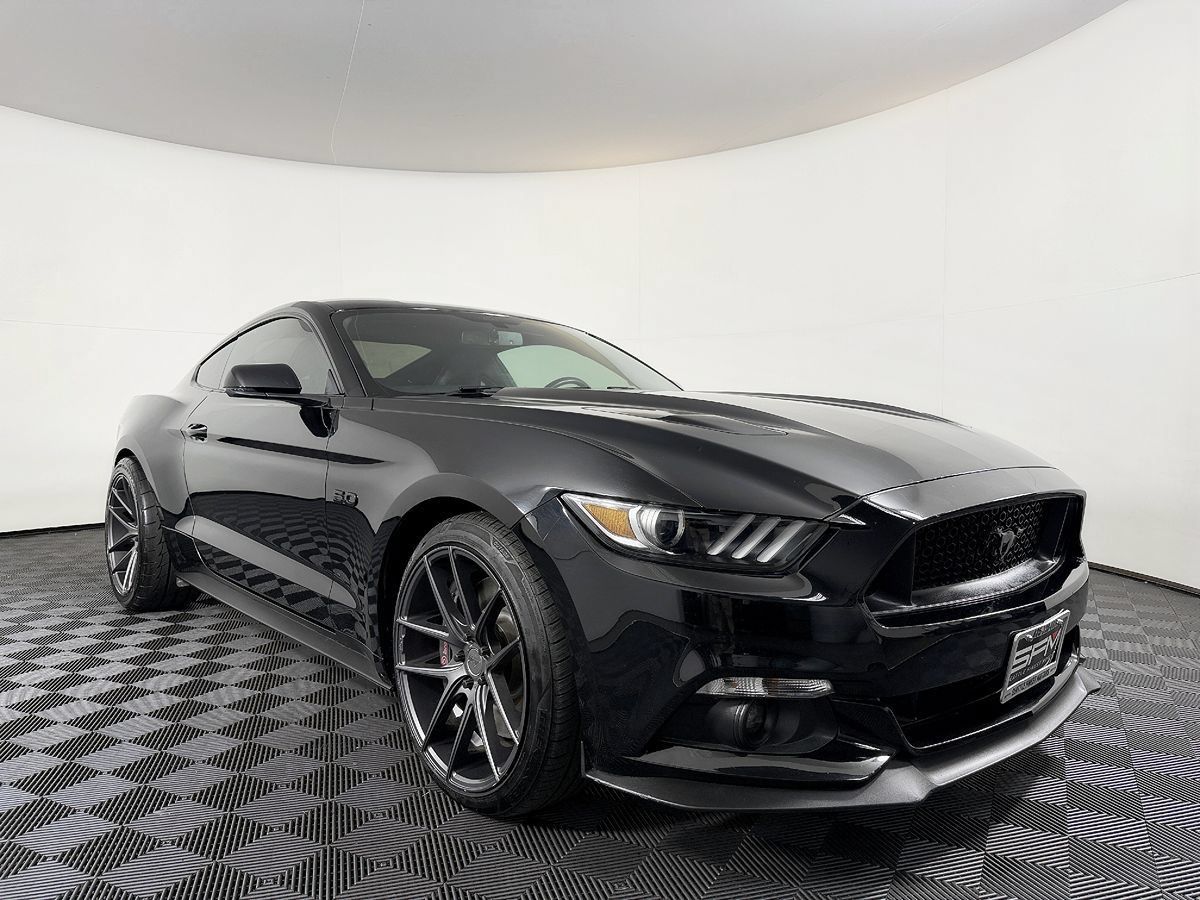 Used 2017 Ford Mustang GT Premium w/ GT Performance Package RWD image 6