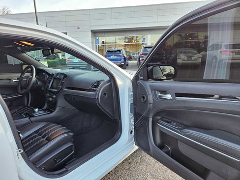 Used 2023 Chrysler 300 S image 10