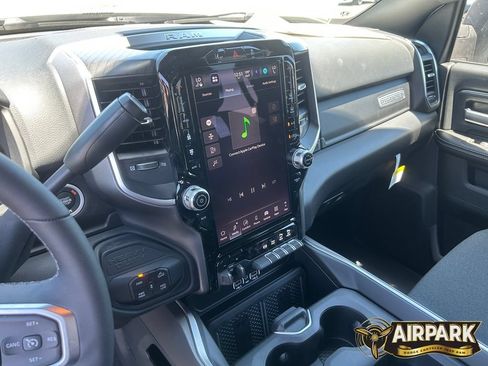 New 2026 RAM 2500 Big Horn AWD/4WD image 18