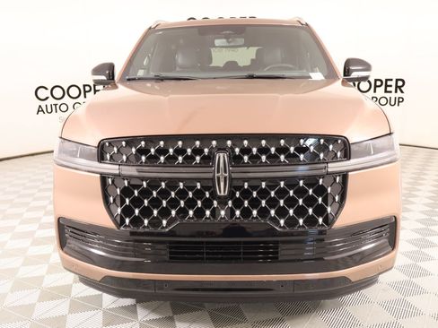 New 2026 Lincoln Navigator Black Label AWD/4WD image 10