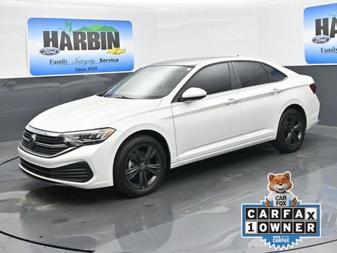 Used 2024 Volkswagen Jetta SE w/ Panoramic Sunroof Package FWD image 1
