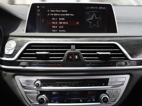 Used 2019 BMW 740i w/ M Sport Package RWD image 39