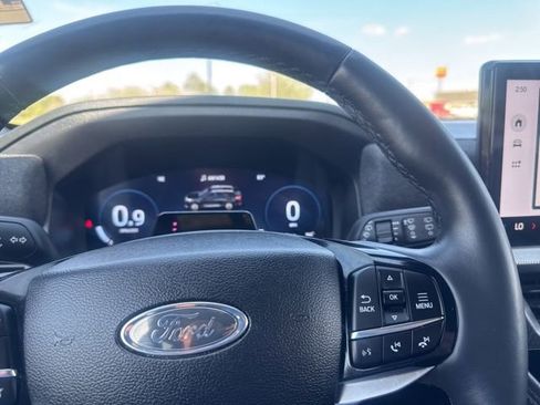 Used 2025 Ford Explorer Platinum w/ LUX Leather Package image 16
