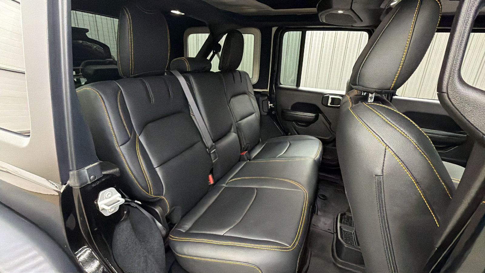 Used 2024 Jeep Wrangler Unlimited AWD/4WD image 43