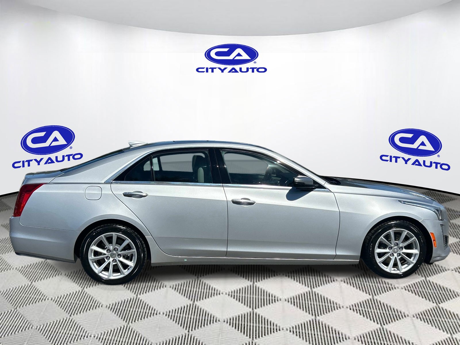 Used 2017 Cadillac CTS Sedan RWD image 2