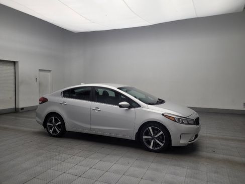 Used 2017 Kia Forte EX image 11