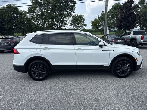 Used 2022 Volkswagen Tiguan SE AWD/4WD image 35