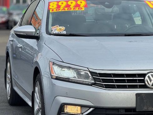 Used 2017 Volkswagen Passat 1.8T SEL Premium image 9