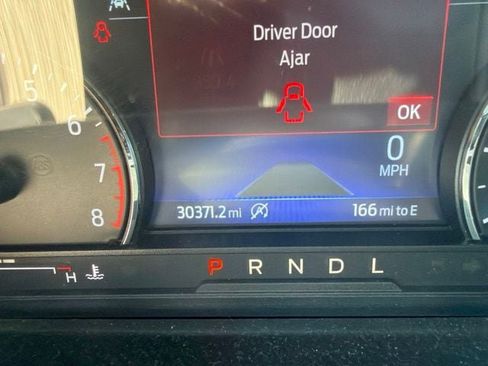 Used 2023 Ford Explorer XLT w/ Equipment Group 202A AWD/4WD image 7