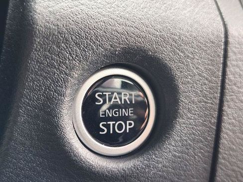 Certified 2025 Nissan Frontier SV AWD/4WD image 17