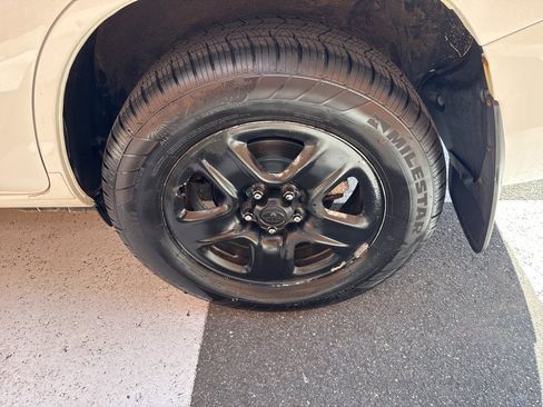 Used 2012 Toyota RAV4 4WD w/ Value Pkg image 14