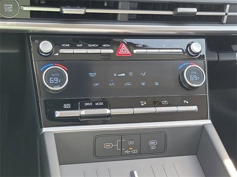 New 2026 Hyundai Santa Fe SE image 11