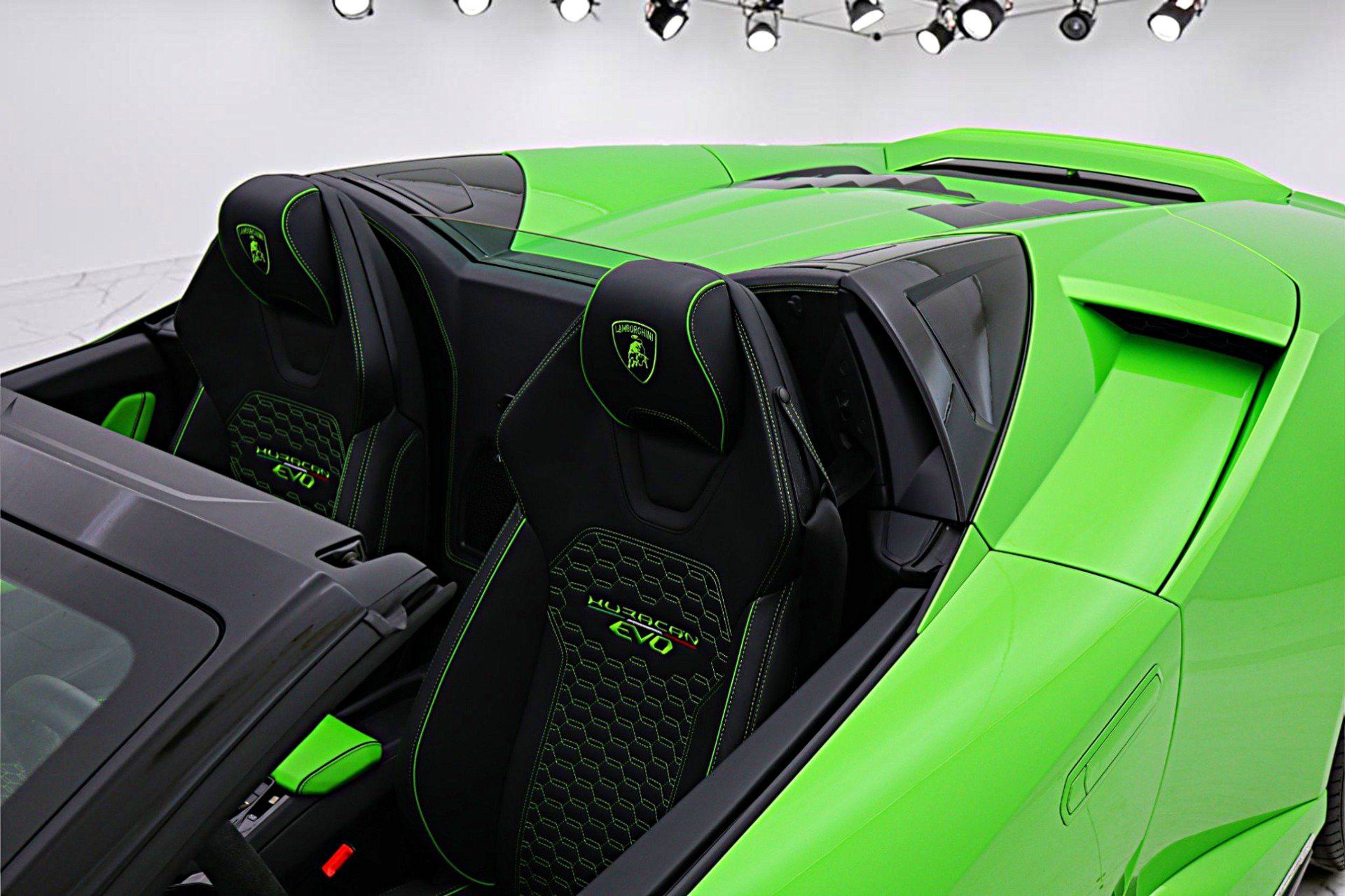 Used 2023 Lamborghini Huracan EVO RWD image 33