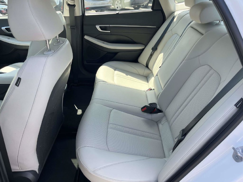 Certified 2025 Hyundai Sonata Limited FWD image 11