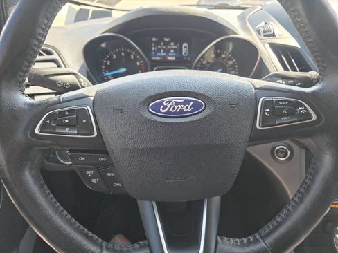 Used 2019 Ford Escape SEL image 15