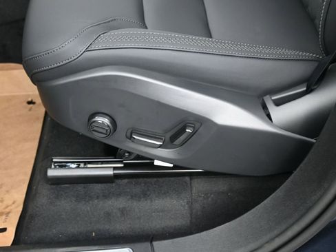 New 2026 Volvo XC90 B5 Core AWD/4WD image 12