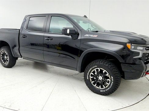 Used 2023 Chevrolet Silverado 1500 ZR2 w/ Technology Package image 8