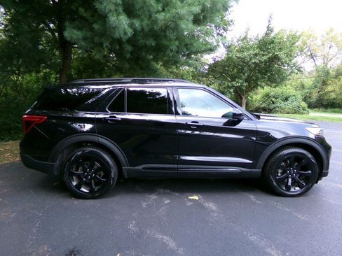 Used 2023 Ford Explorer ST-Line w/ Class IV Trailer Tow Package AWD/4WD image 10