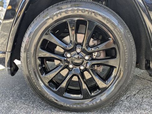 Used 2019 Jeep Grand Cherokee Altitude RWD image 31