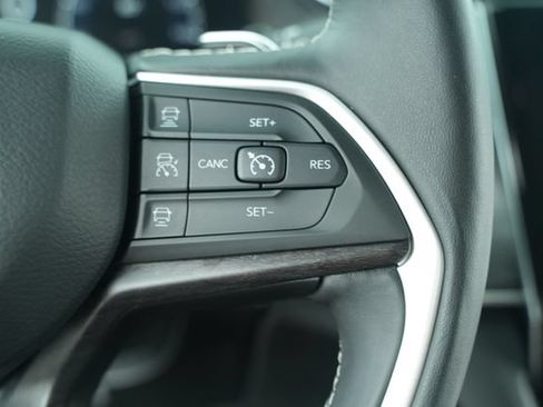Used 2021 Jeep Grand Cherokee L Limited AWD/4WD image 34