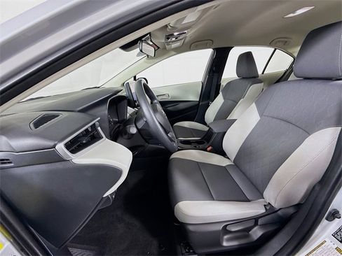 Certified 2025 Toyota Corolla LE image 5