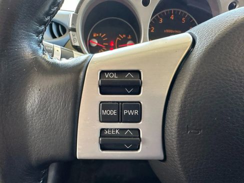 Used 2006 Nissan 350Z Touring image 18