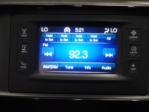 Used 2017 Chrysler Pacifica Touring-L FWD image 20