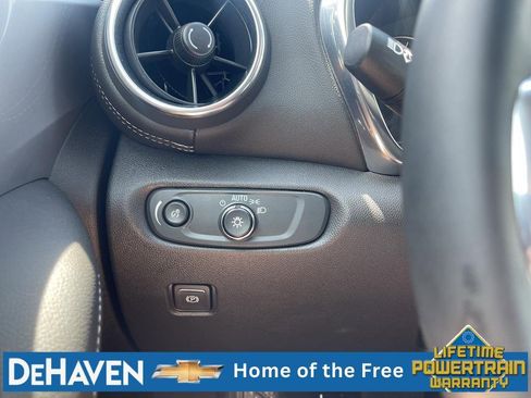 Used 2023 Chevrolet Blazer LT FWD image 18