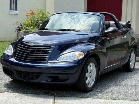 Used 2005 Chrysler PT Cruiser Convertible FWD image 2