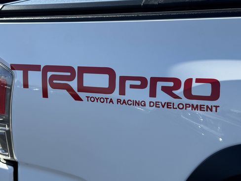 Used 2020 Toyota Tacoma TRD Off-Road image 41