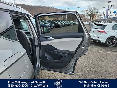 New 2026 Volkswagen Taos SE image 44