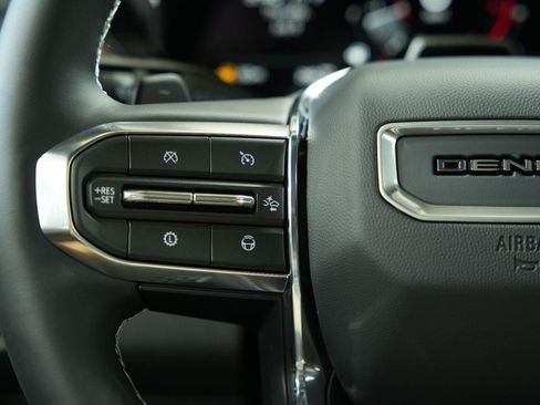 New 2026 GMC Acadia Denali Ultimate w/ LPO, Floor Liner Package AWD/4WD image 42