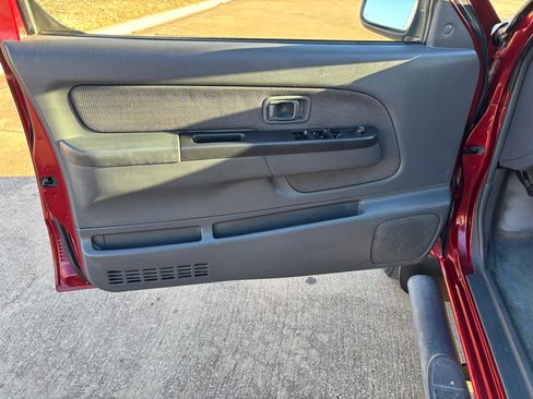 Used 2004 Nissan Frontier XE w/ (PWR) XE Pwr Pkg image 11