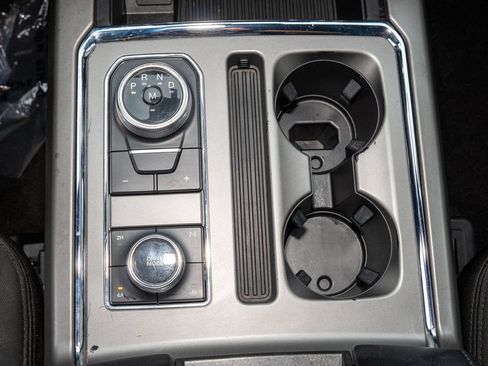 Used 2021 Ford Expedition XLT w/ FX4 Off-Road Package AWD/4WD image 19