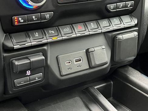 Used 2021 GMC Sierra 2500 AT4 w/ AT4 Premium Plus Package image 39