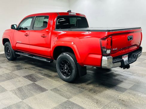 Certified 2021 Toyota Tacoma SR5 image 4